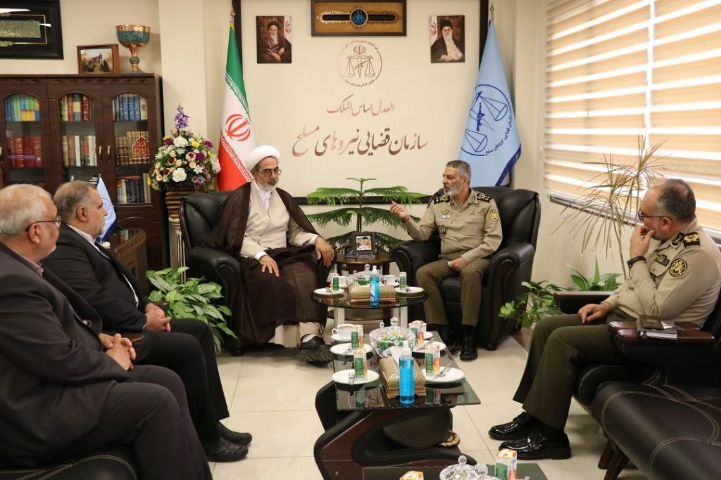 رئیس سازمان قضایی نیروهای مسلح با فرمانده کل ارتش دیدار کرد