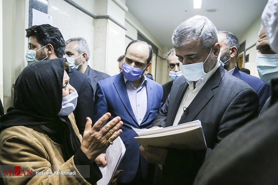 رئیس کل دادگستری تهران از مجتمع قضایی عدالت بازدید کرد/ القاصی مهر: علیه دستگاه‌هایی که در پاسخ با استعلام‌ها کوتاهی می‌کنند اعلام جرم شود