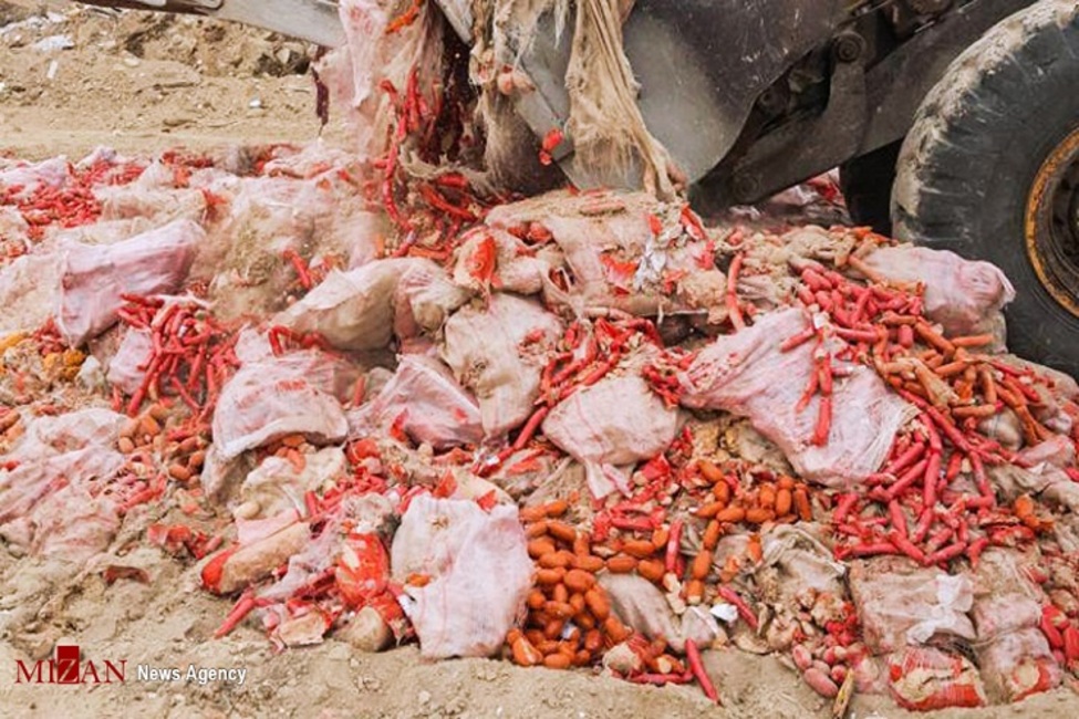 کشف و معدوم سازی ۵ تن مواد غذایی فاسد و تاریخ مصرف گذشته در فیروزکوه با ورود مدعی العموم